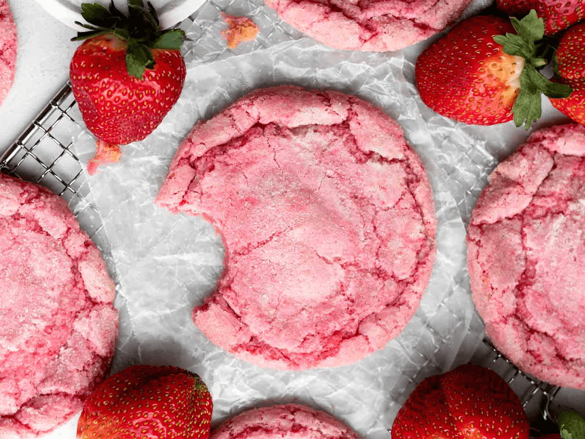 Strawberry sugar cookies