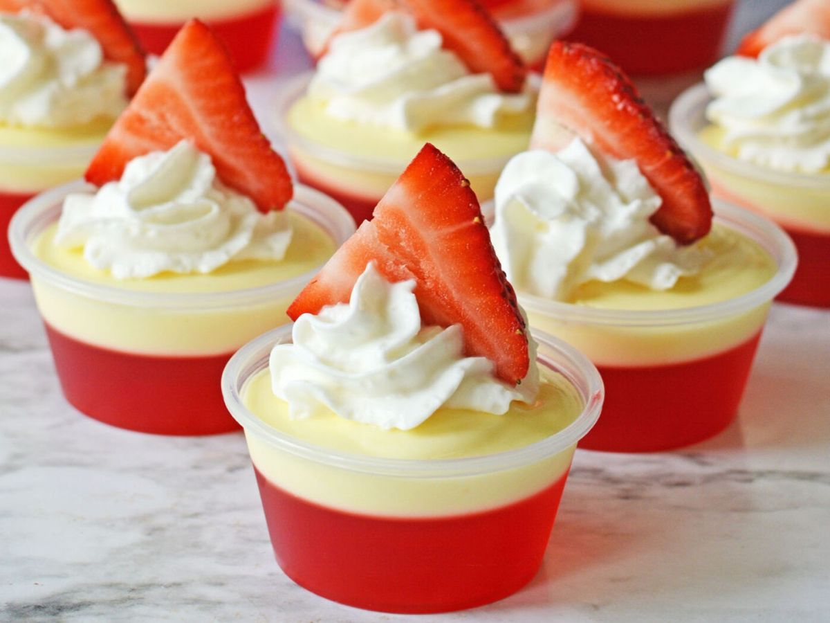 Strawberry cheesecake pudding