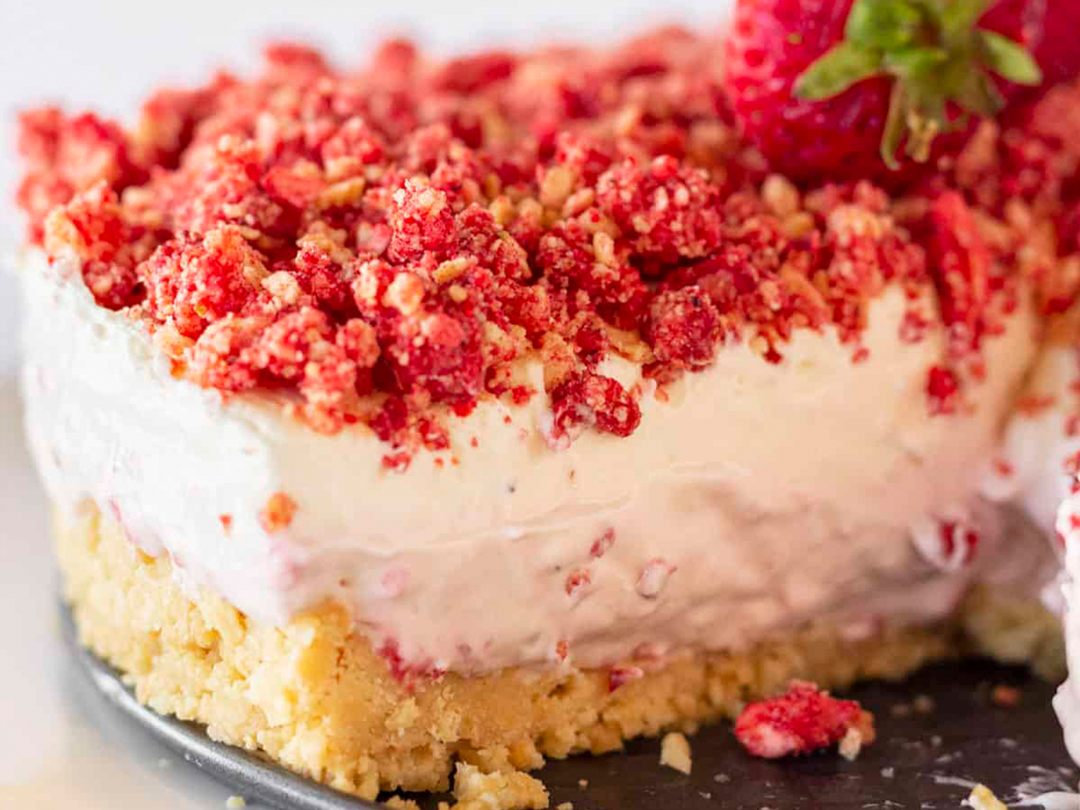 Strawberry Crunch Cheesecake