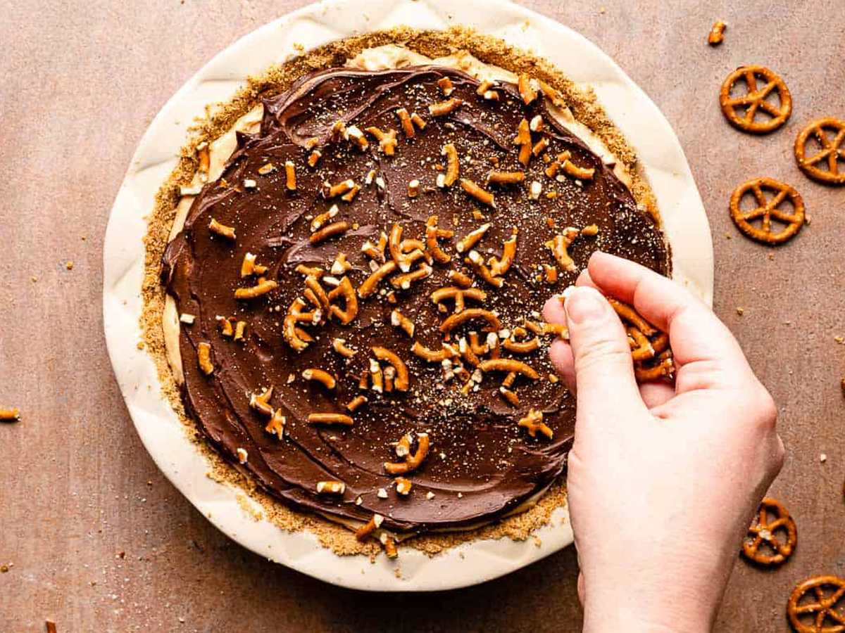 Peanut butter pretzel pie