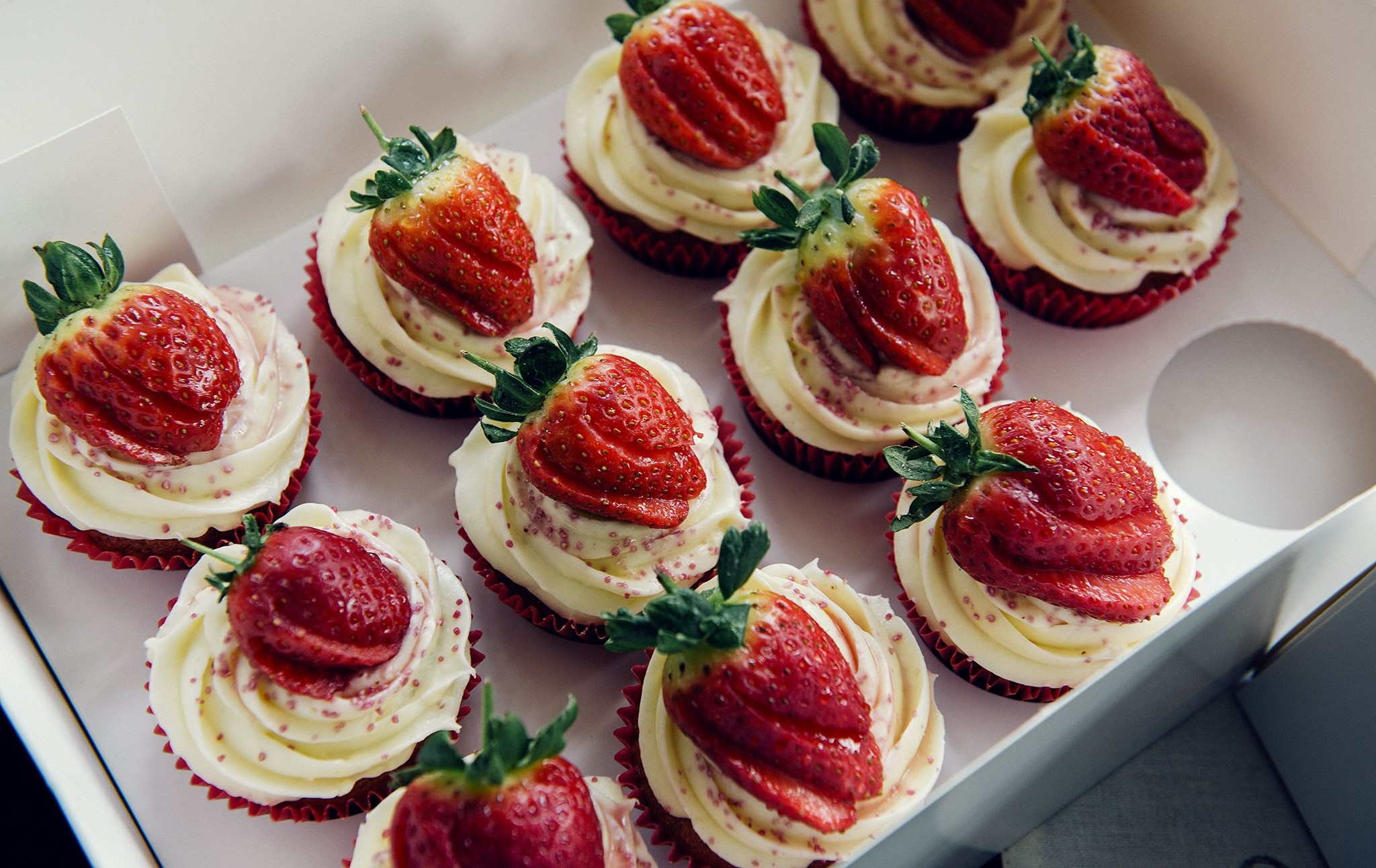 Strawberry cheesecake cupcakes